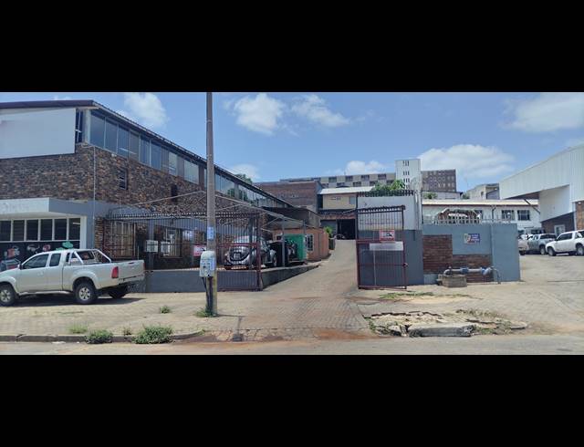 1,230M² BUILDING FOR SALE IN SONHEUWEL